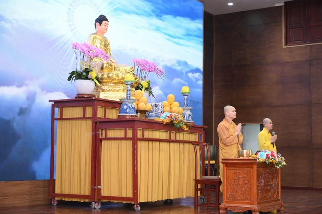 Khóa tu niệm Phật một ngày.