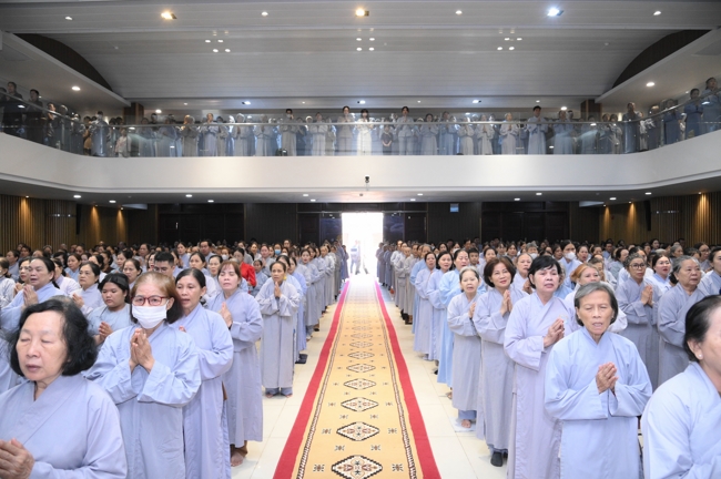 Khóa tu niệm Phật một ngày.