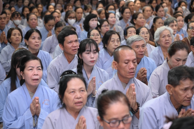 Khóa tu niệm Phật một ngày.