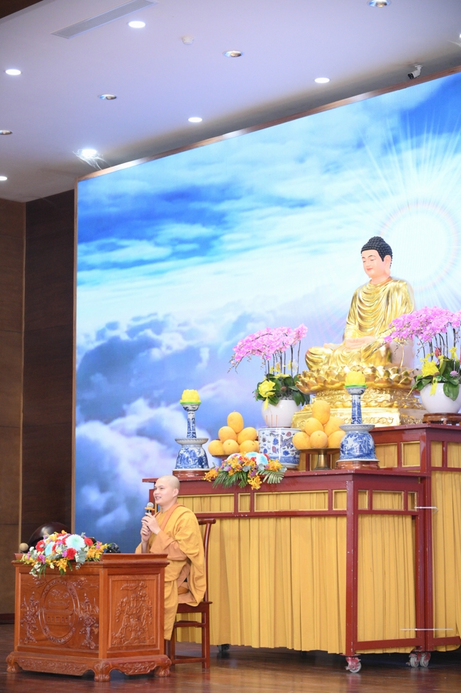 Khóa tu niệm Phật một ngày.