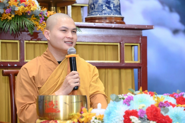 Khóa tu niệm Phật một ngày.