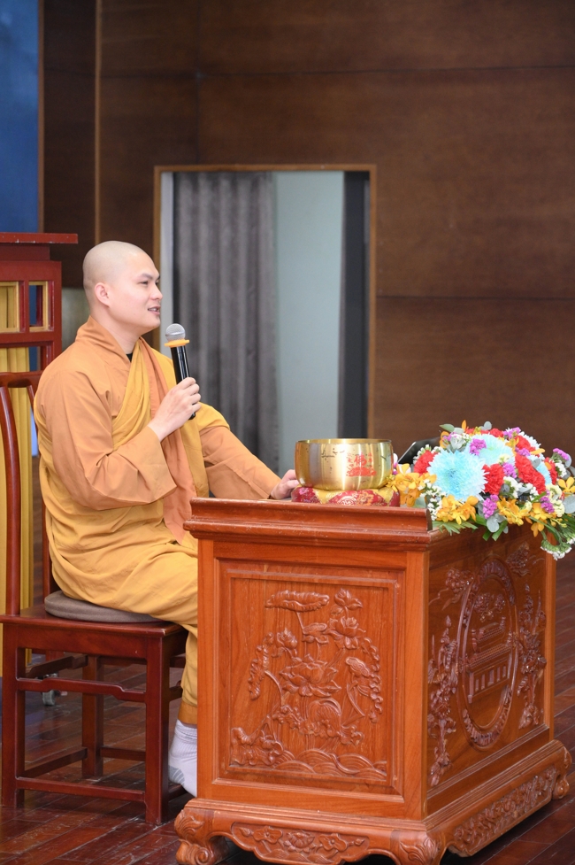 Khóa tu niệm Phật một ngày.