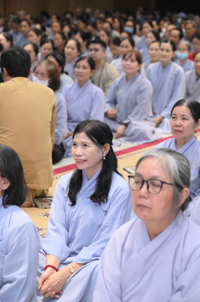 Khóa tu niệm Phật một ngày.