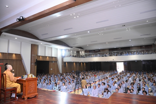 Khóa tu niệm Phật một ngày.