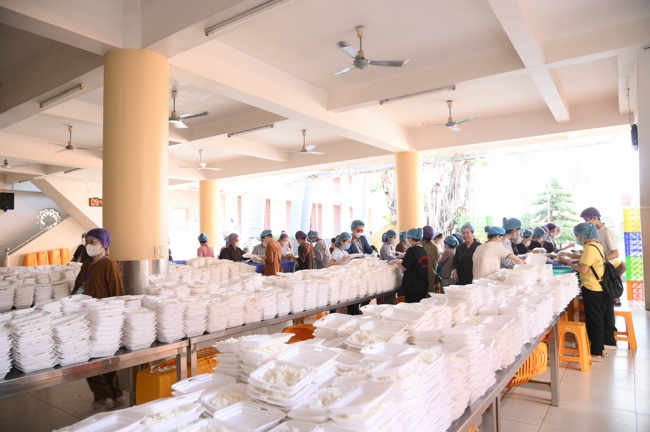 Khóa tu niệm Phật một ngày.