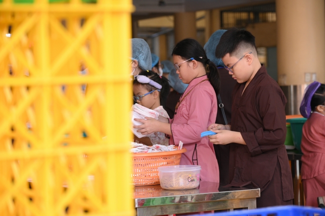 Khóa tu niệm Phật một ngày.