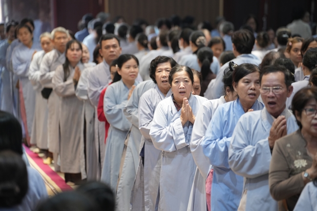 Khóa tu niệm Phật một ngày.