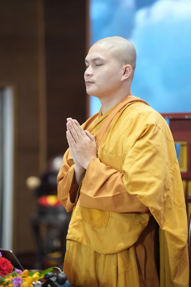 Khóa tu niệm Phật một ngày.