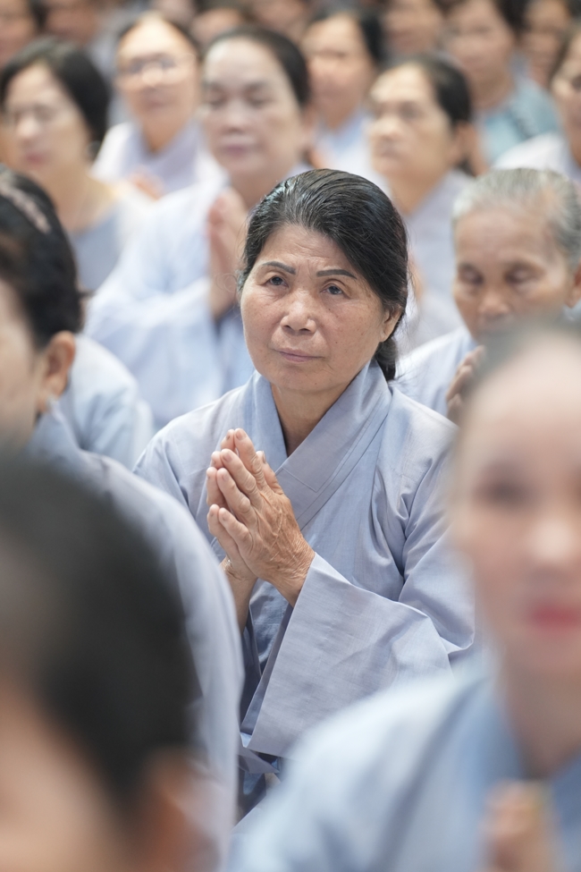 Khóa tu niệm Phật một ngày.