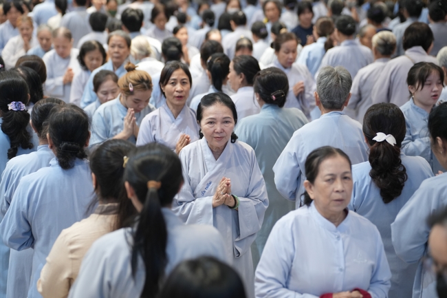 Khóa tu niệm Phật một ngày.