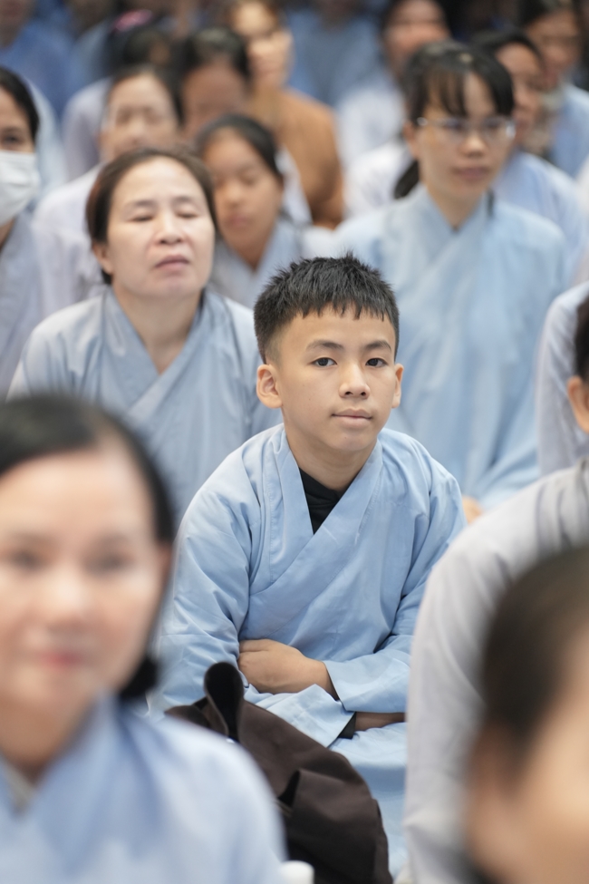 Khóa tu niệm Phật một ngày.