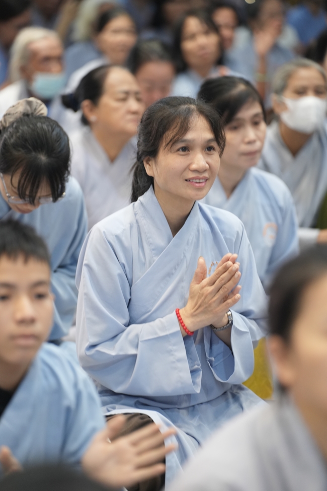 Khóa tu niệm Phật một ngày.