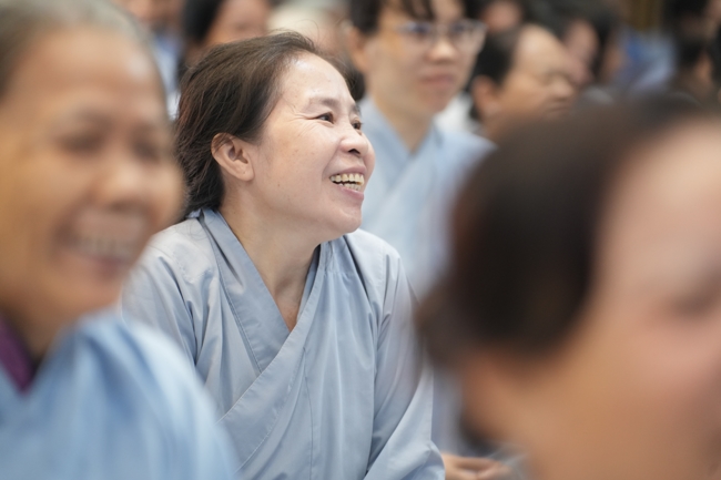 Khóa tu niệm Phật một ngày.