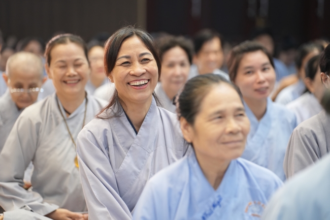 Khóa tu niệm Phật một ngày.