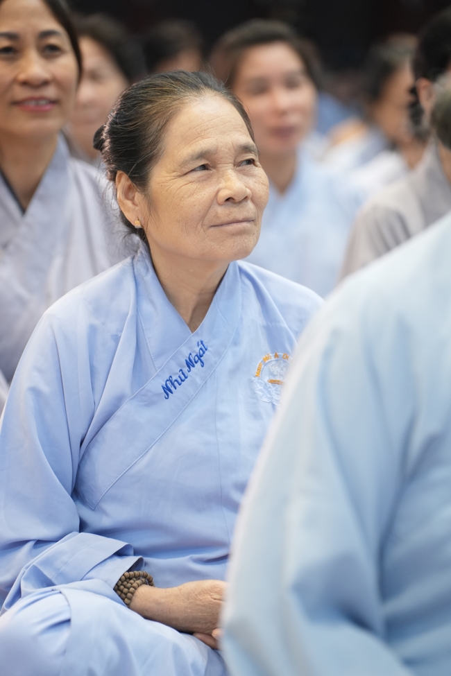 Khóa tu niệm Phật một ngày.