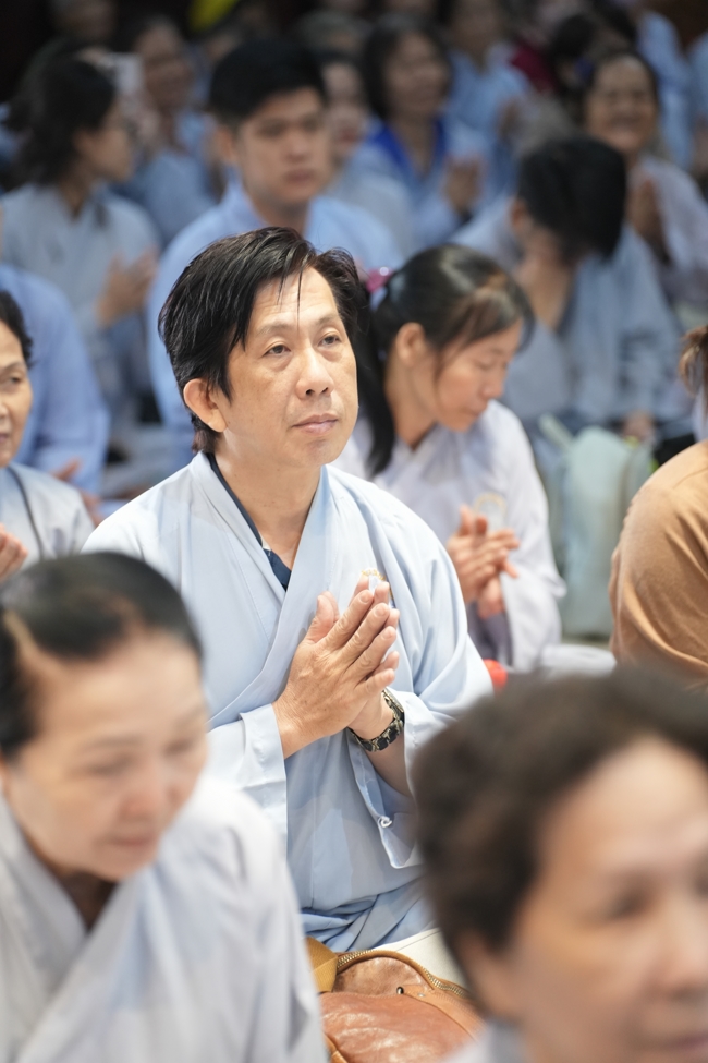 Khóa tu niệm Phật một ngày.