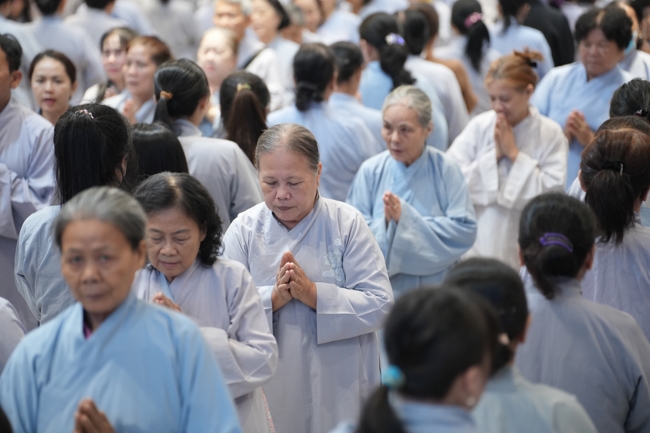 Khóa tu niệm Phật một ngày.