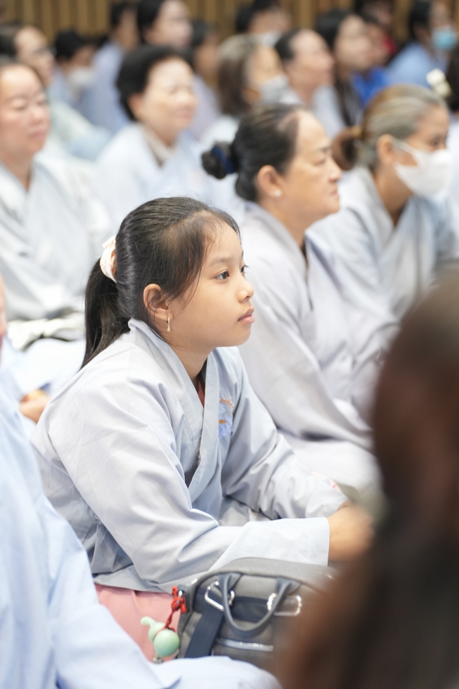 Khóa tu niệm Phật một ngày.