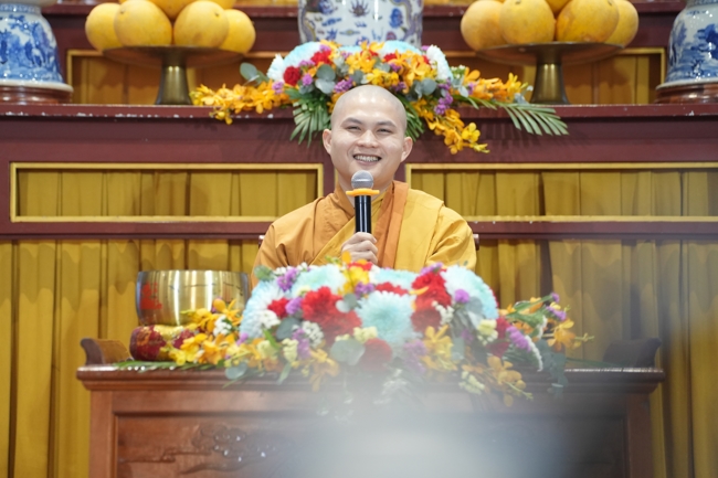 Khóa tu niệm Phật một ngày.