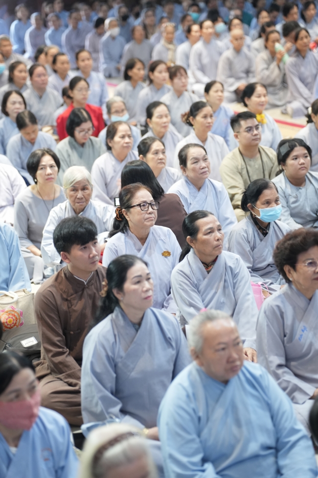 Khóa tu niệm Phật một ngày.