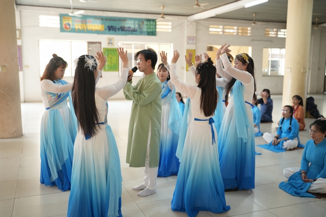 Lễ kỷ niệm 14 năm thành lập nhóm Hộ Pháp