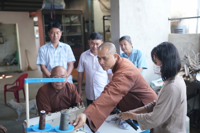 Chương trình từ thiện “Phương tiện nghĩa tình”.