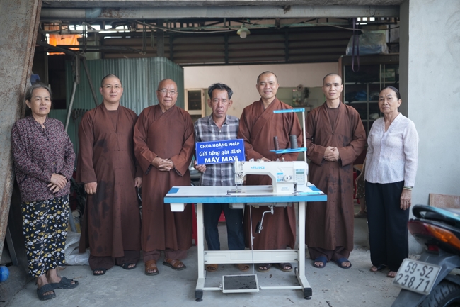 Chương trình từ thiện “Phương tiện nghĩa tình”.