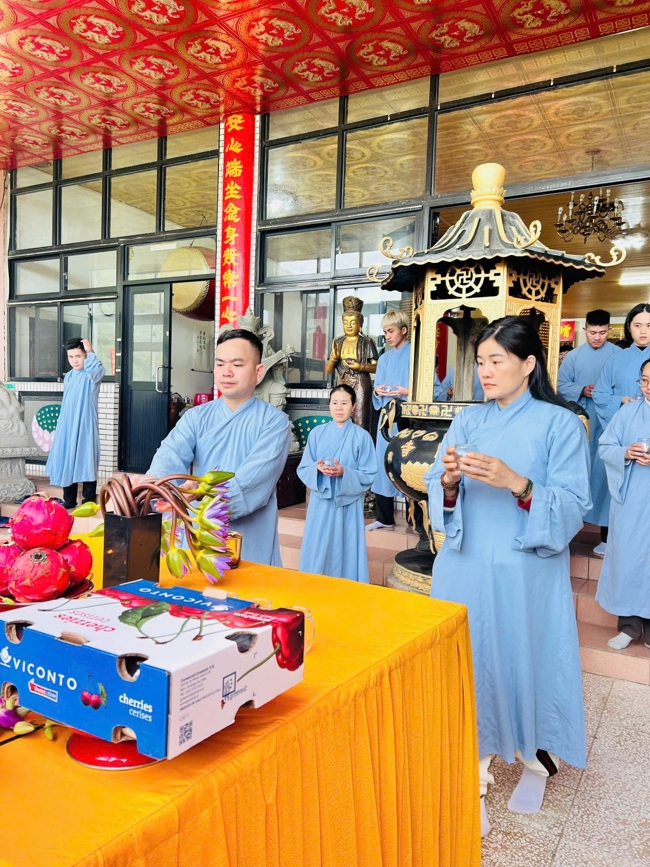 Chùa Linh Ẩn - Đài Loan: PHÁP HỘI KỶ NIỆM NGÀY ĐỨC PHẬT BỔN SƯ THÍCH CA MÂU NI THÀNH ĐẠO.