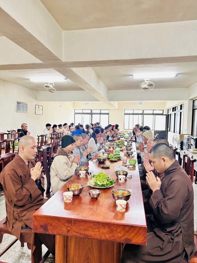 Chùa Linh Ẩn - Đài Loan: PHÁP HỘI KỶ NIỆM NGÀY ĐỨC PHẬT BỔN SƯ THÍCH CA MÂU NI THÀNH ĐẠO.