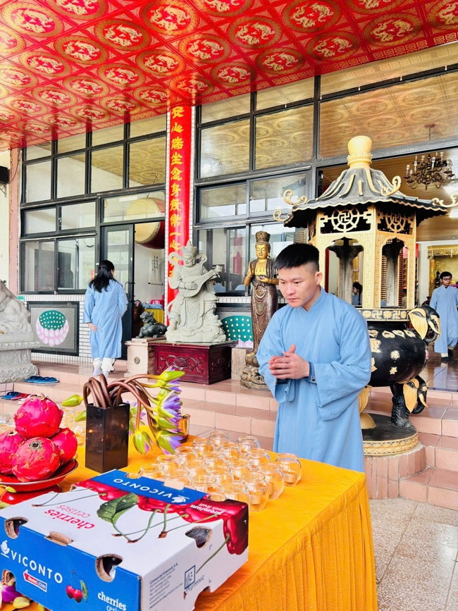 Chùa Linh Ẩn - Đài Loan: PHÁP HỘI KỶ NIỆM NGÀY ĐỨC PHẬT BỔN SƯ THÍCH CA MÂU NI THÀNH ĐẠO.