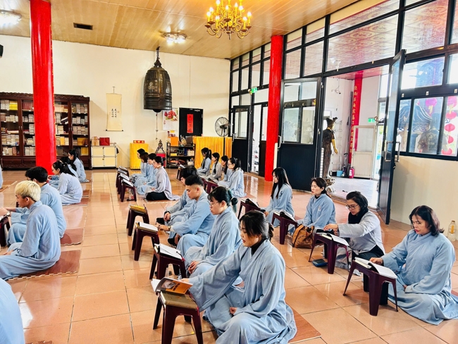 Chùa Linh Ẩn - Đài Loan: PHÁP HỘI KỶ NIỆM NGÀY ĐỨC PHẬT BỔN SƯ THÍCH CA MÂU NI THÀNH ĐẠO.