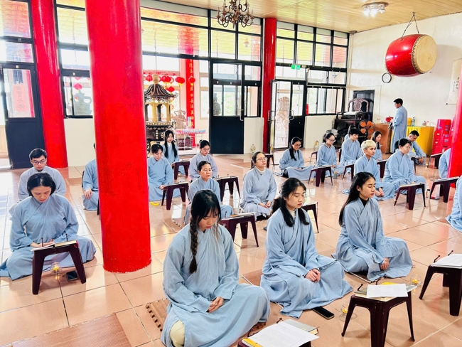 Chùa Linh Ẩn - Đài Loan: PHÁP HỘI KỶ NIỆM NGÀY ĐỨC PHẬT BỔN SƯ THÍCH CA MÂU NI THÀNH ĐẠO.