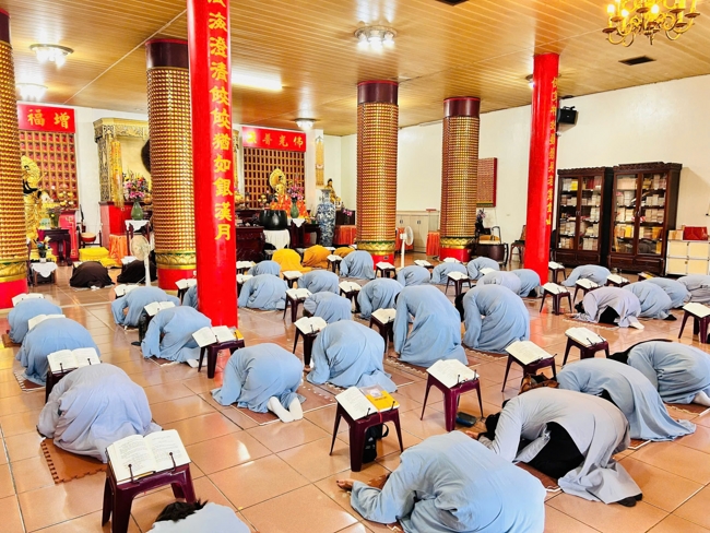 Chùa Linh Ẩn - Đài Loan: PHÁP HỘI KỶ NIỆM NGÀY ĐỨC PHẬT BỔN SƯ THÍCH CA MÂU NI THÀNH ĐẠO.