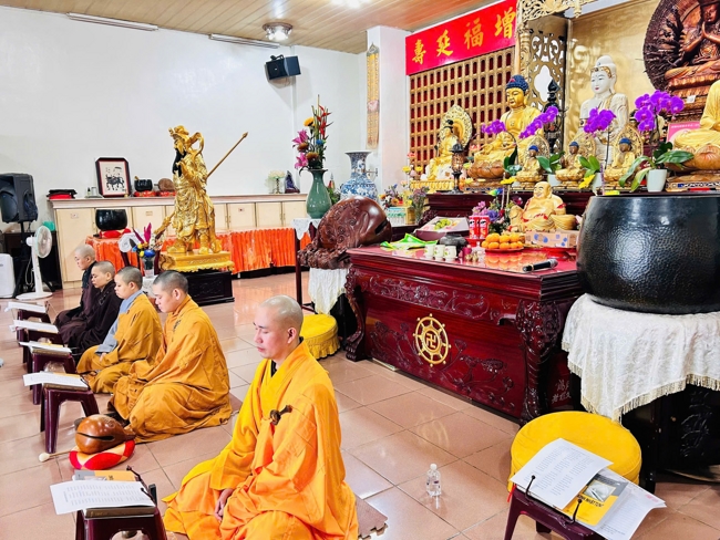 Chùa Linh Ẩn - Đài Loan: PHÁP HỘI KỶ NIỆM NGÀY ĐỨC PHẬT BỔN SƯ THÍCH CA MÂU NI THÀNH ĐẠO.