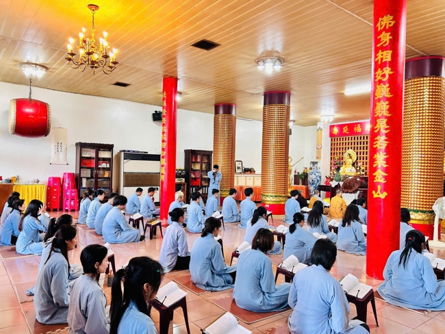 Chùa Linh Ẩn - Đài Loan: PHÁP HỘI KỶ NIỆM NGÀY ĐỨC PHẬT BỔN SƯ THÍCH CA MÂU NI THÀNH ĐẠO.