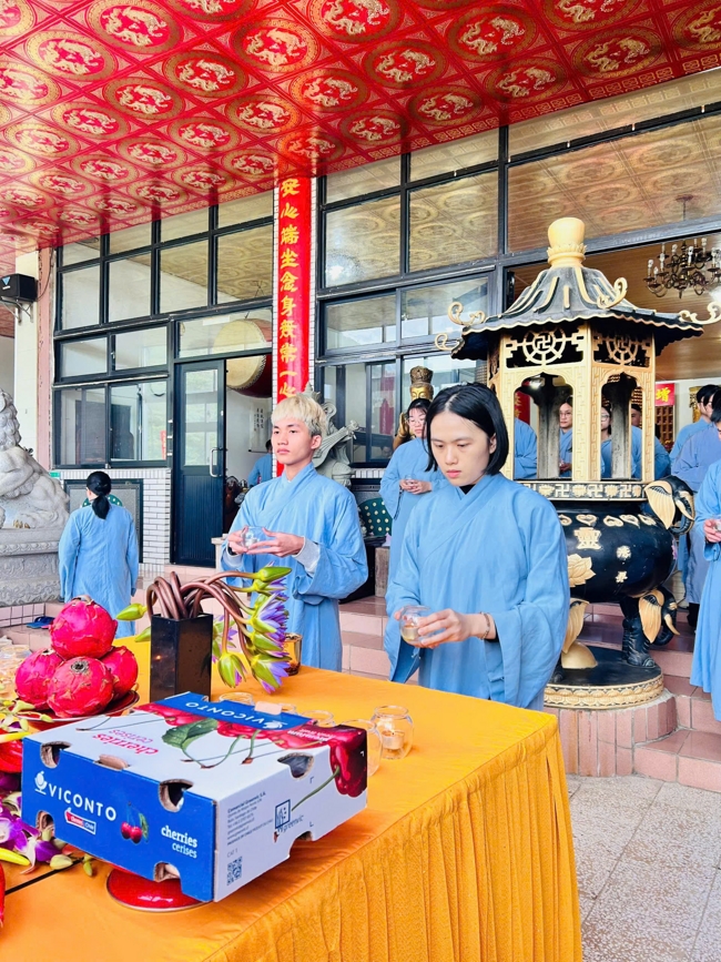 Chùa Linh Ẩn - Đài Loan: PHÁP HỘI KỶ NIỆM NGÀY ĐỨC PHẬT BỔN SƯ THÍCH CA MÂU NI THÀNH ĐẠO.