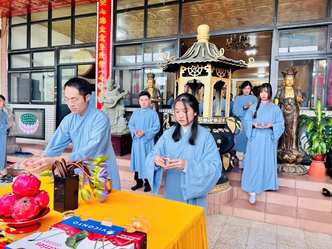 Chùa Linh Ẩn - Đài Loan: PHÁP HỘI KỶ NIỆM NGÀY ĐỨC PHẬT BỔN SƯ THÍCH CA MÂU NI THÀNH ĐẠO.