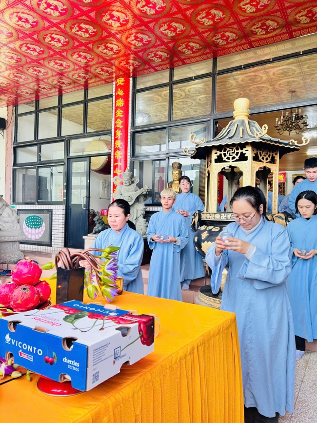 Chùa Linh Ẩn - Đài Loan: PHÁP HỘI KỶ NIỆM NGÀY ĐỨC PHẬT BỔN SƯ THÍCH CA MÂU NI THÀNH ĐẠO.