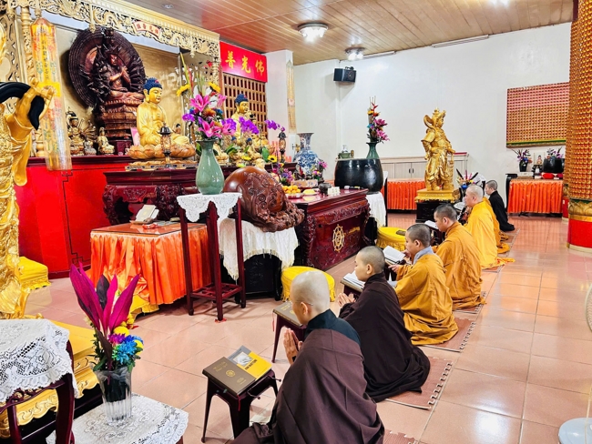 Chùa Linh Ẩn - Đài Loan: PHÁP HỘI KỶ NIỆM NGÀY ĐỨC PHẬT BỔN SƯ THÍCH CA MÂU NI THÀNH ĐẠO.