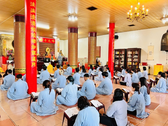 Chùa Linh Ẩn - Đài Loan: PHÁP HỘI KỶ NIỆM NGÀY ĐỨC PHẬT BỔN SƯ THÍCH CA MÂU NI THÀNH ĐẠO.