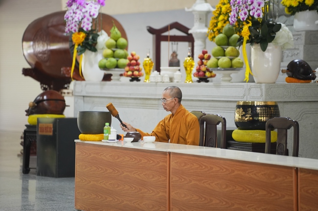 Gia đình Phật tử Giác Bổn và quý Phật tử ẩn danh phát tâm cúng dường 700 phần sữa chua nếp cẩm và 700 chai sữa rau má đến Học viện Phật giáo Việt Nam tại TP. Hồ Chí Minh (cơ sở 2, xã Bình Lợi) và chùa Thanh Tâm.