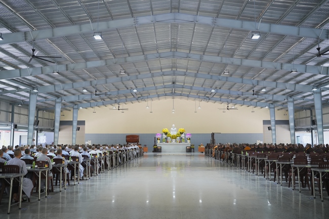 Gia đình Phật tử Giác Bổn và quý Phật tử ẩn danh phát tâm cúng dường 700 phần sữa chua nếp cẩm và 700 chai sữa rau má đến Học viện Phật giáo Việt Nam tại TP. Hồ Chí Minh (cơ sở 2, xã Bình Lợi) và chùa Thanh Tâm.