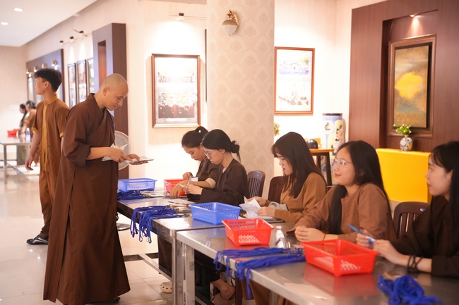 The 4th Three-Jewel Refuge Ceremony of 2026 – Hoang Phap Pagoda.