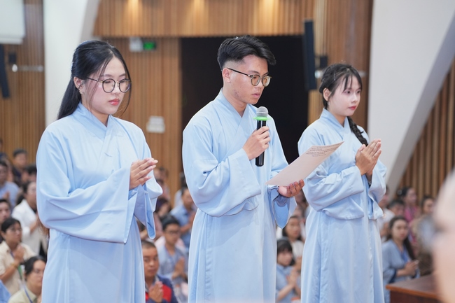 The 4th Three-Jewel Refuge Ceremony of 2026 – Hoang Phap Pagoda.
