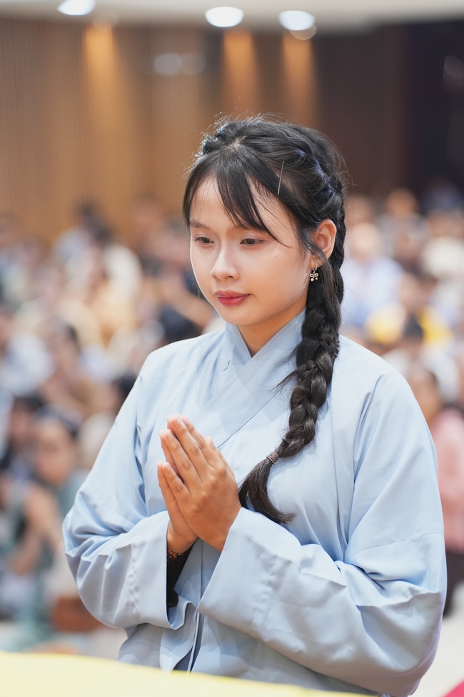 The 4th Three-Jewel Refuge Ceremony of 2026 – Hoang Phap Pagoda.