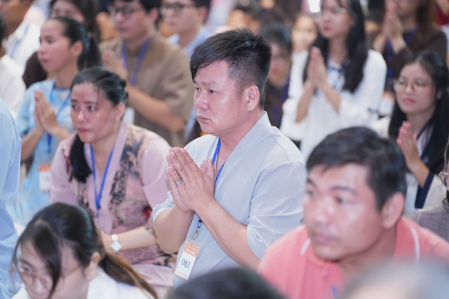 The 4th Three-Jewel Refuge Ceremony of 2026 – Hoang Phap Pagoda.