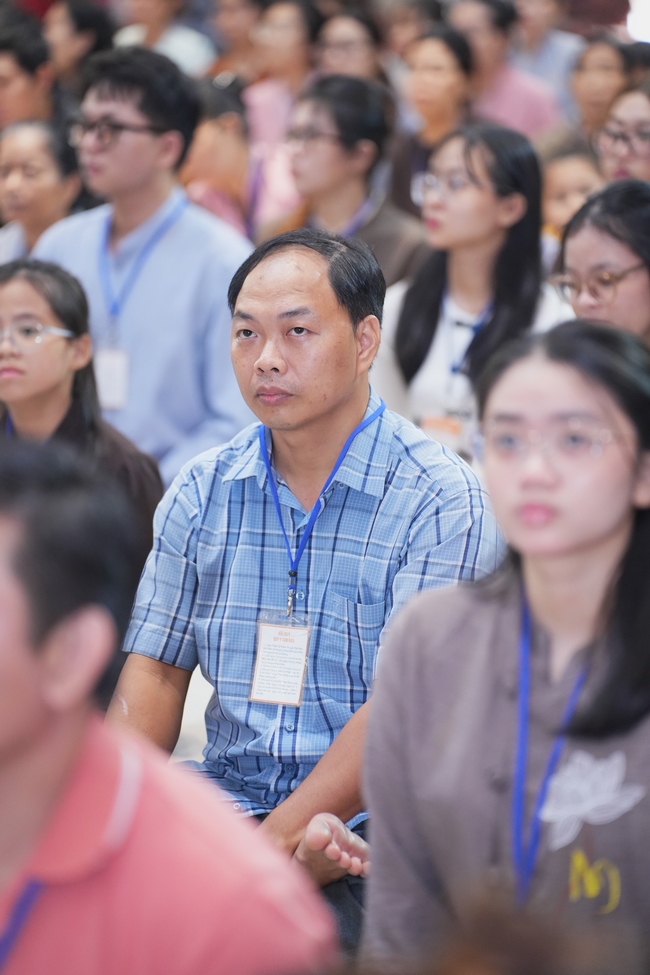 The 4th Three-Jewel Refuge Ceremony of 2026 – Hoang Phap Pagoda.