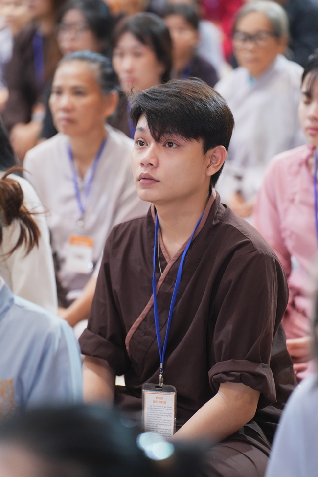 The 4th Three-Jewel Refuge Ceremony of 2026 – Hoang Phap Pagoda.