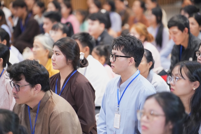 The 4th Three-Jewel Refuge Ceremony of 2026 – Hoang Phap Pagoda.