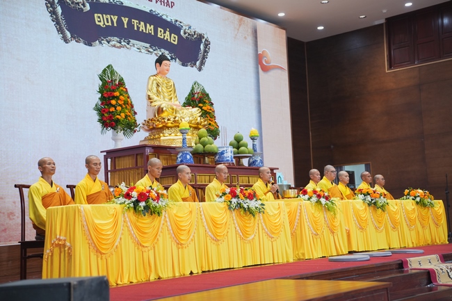 The 4th Three-Jewel Refuge Ceremony of 2026 – Hoang Phap Pagoda.